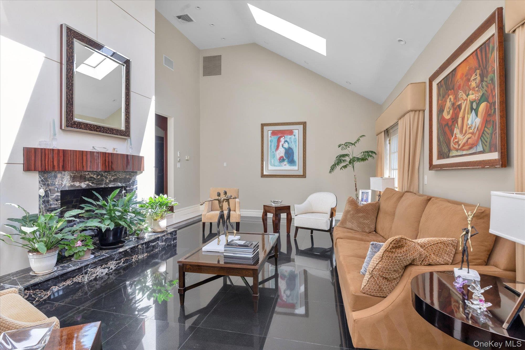224 Beverly Road thumbnail 3