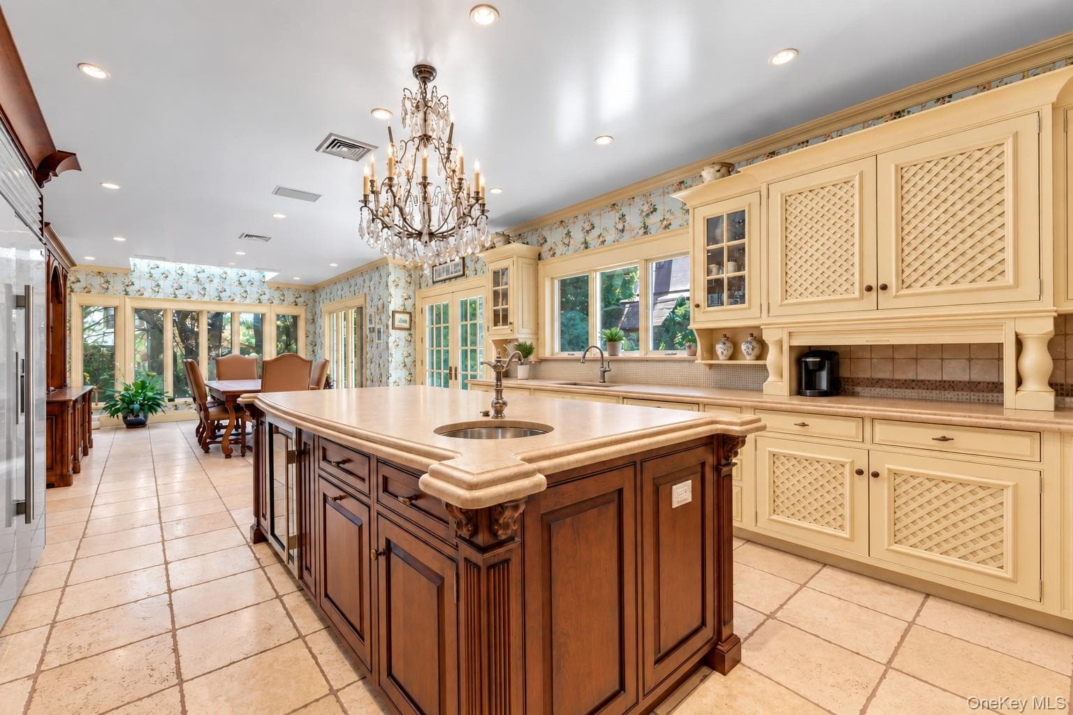 224 Beverly Road thumbnail 10