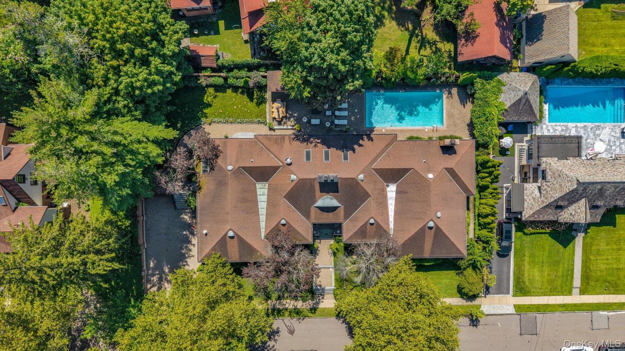 224 Beverly Road photo 1