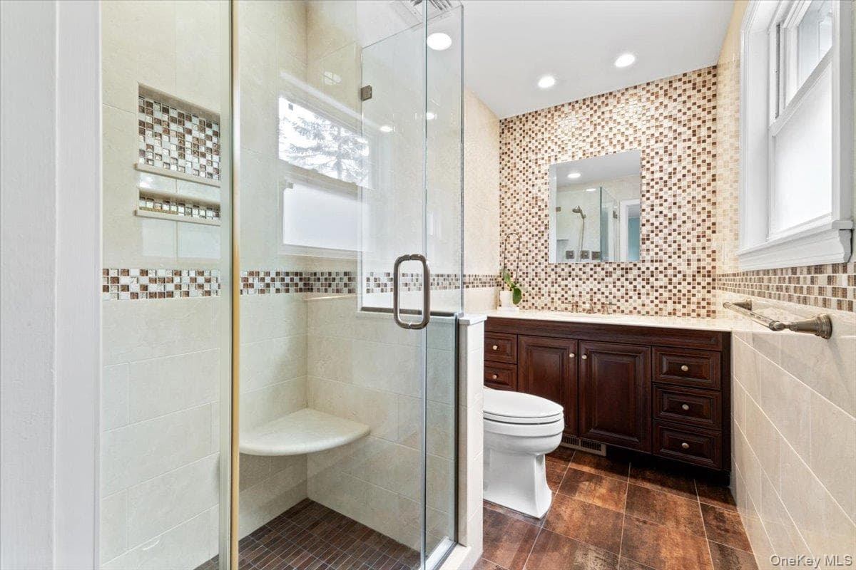 8507 Avon Street thumbnail 17