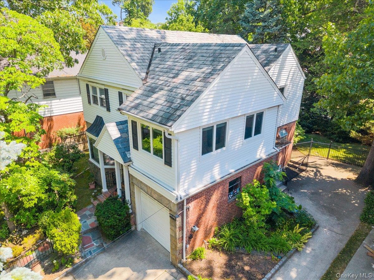 8507 Avon Street thumbnail 2