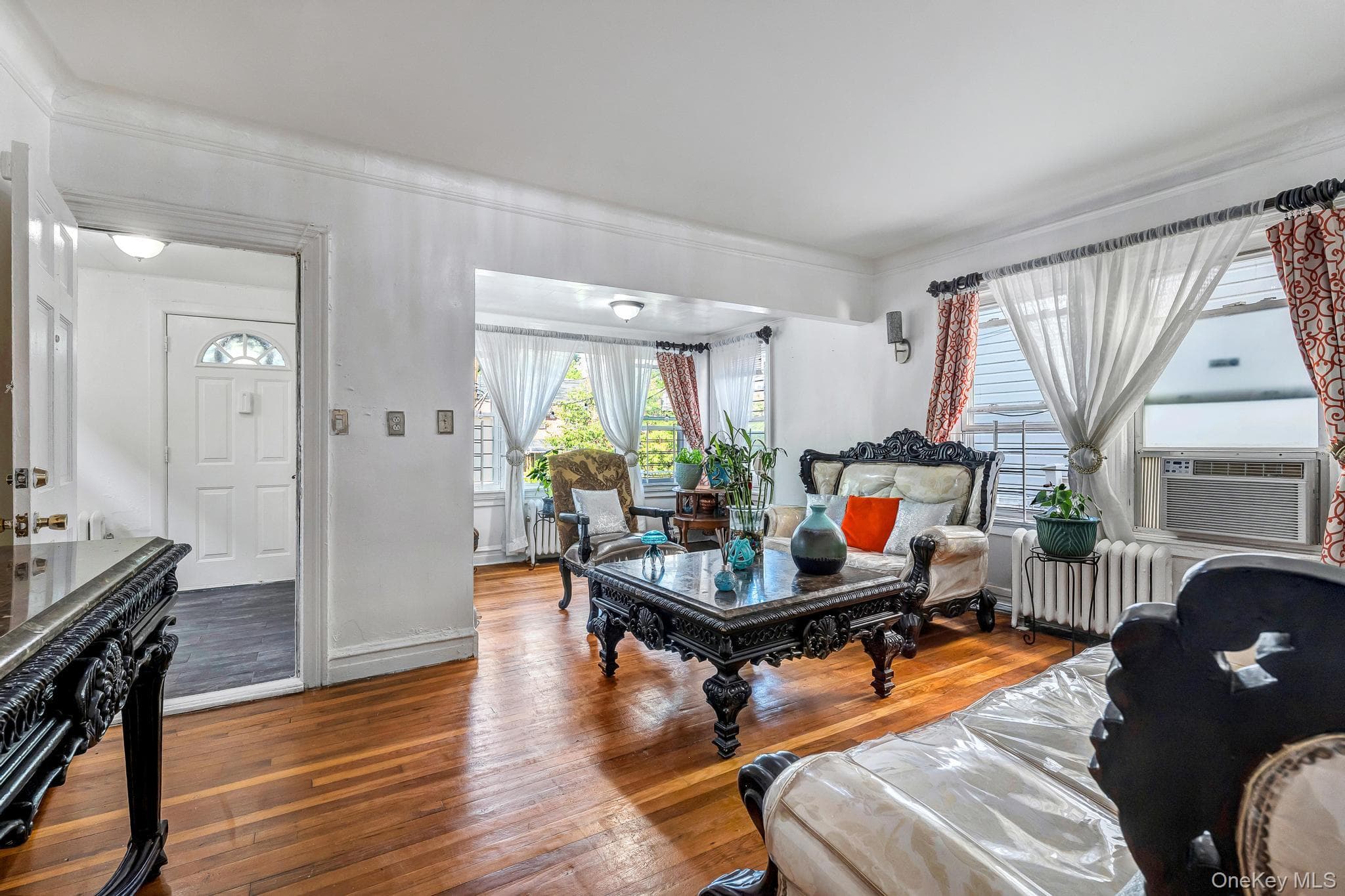 1651 Hering Avenue thumbnail 10