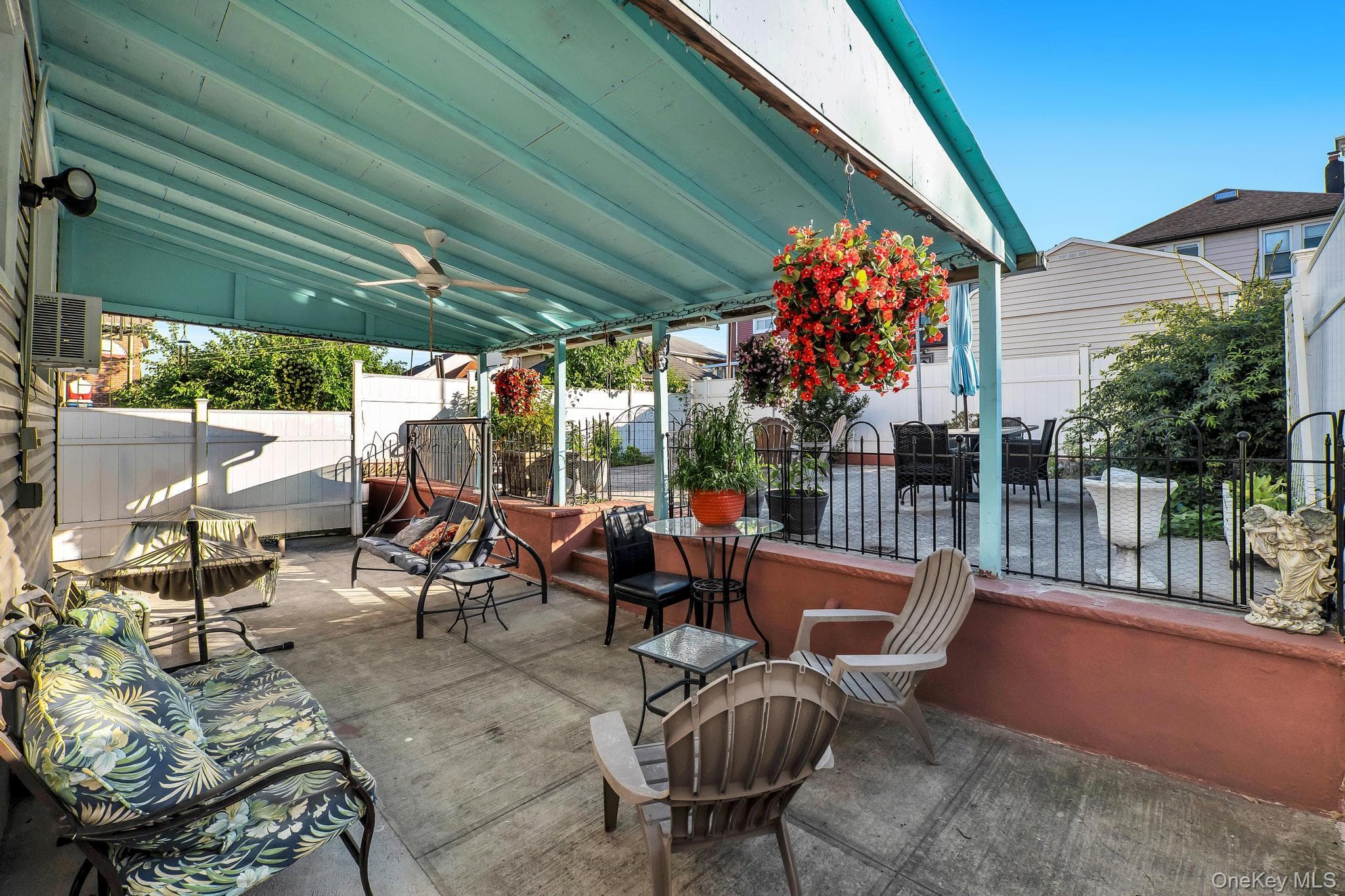 1651 Hering Avenue thumbnail 7