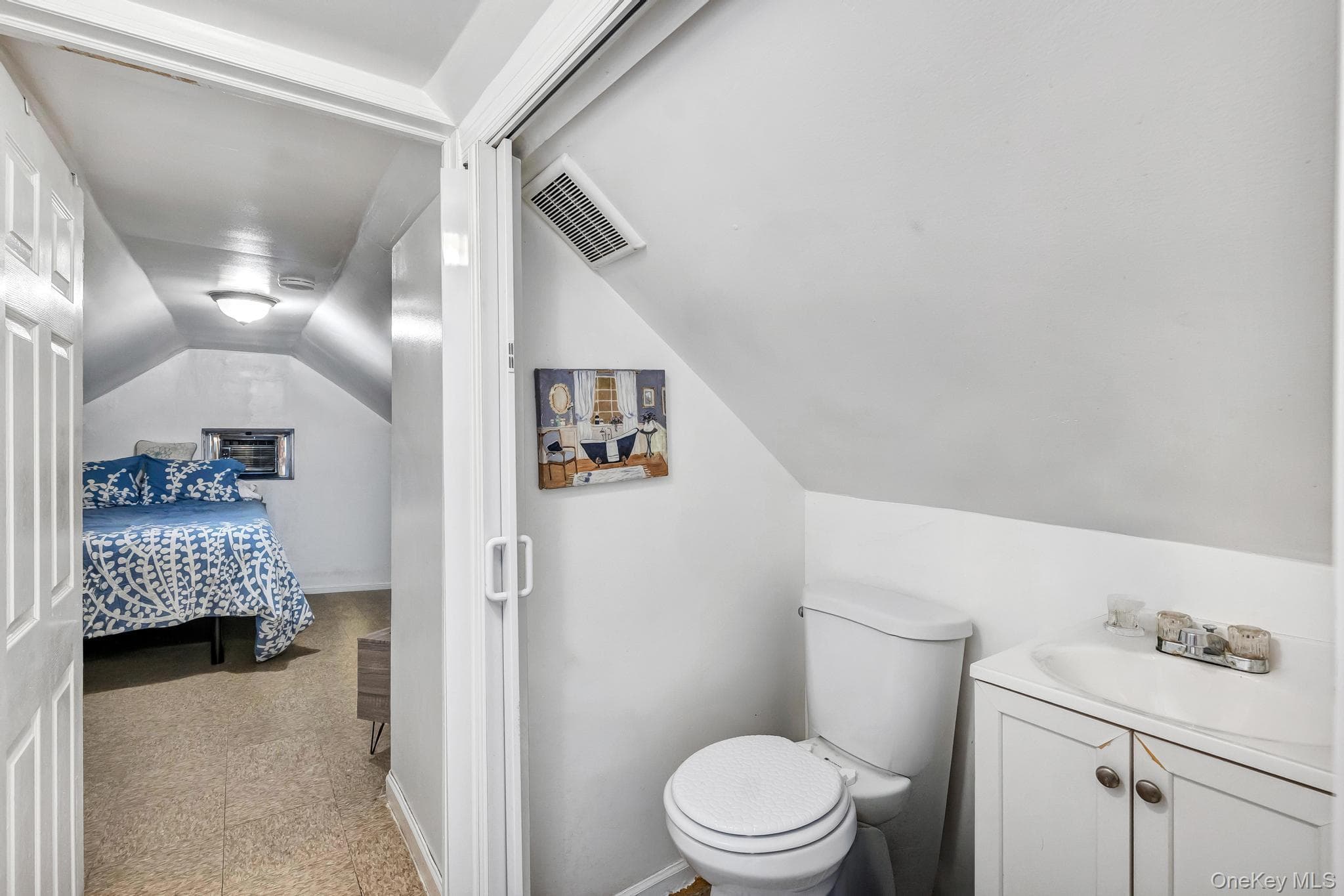 1651 Hering Avenue thumbnail 31