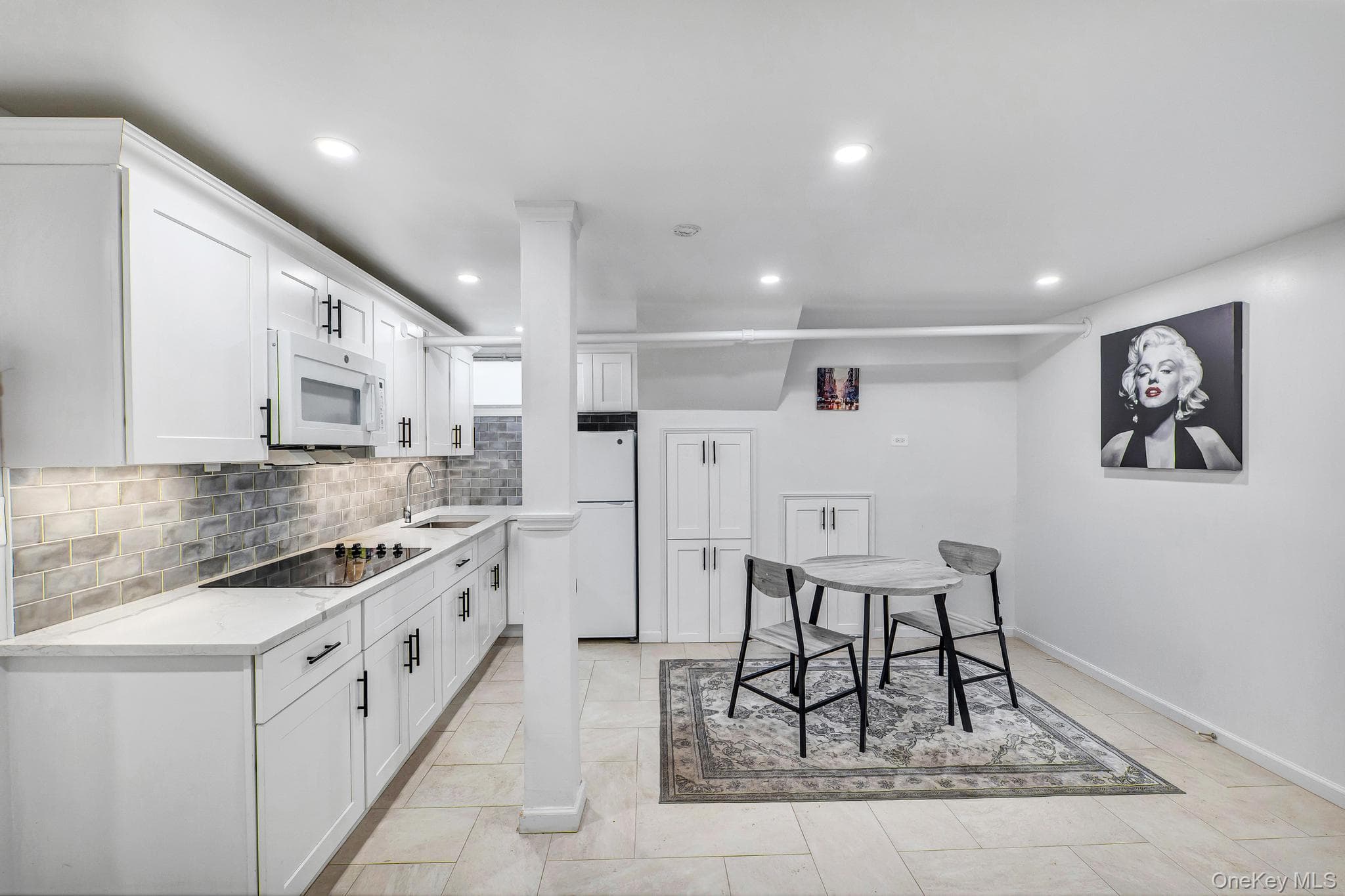 1651 Hering Avenue thumbnail 39