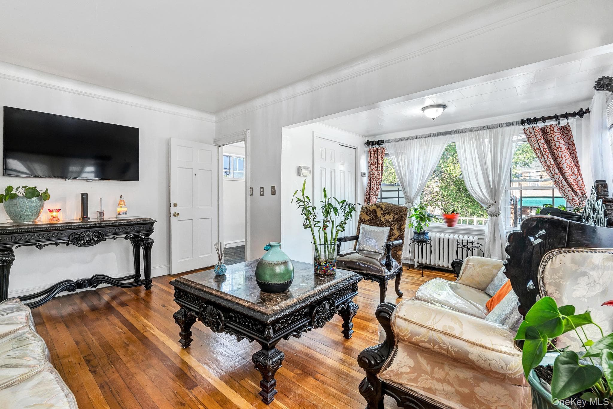 1651 Hering Avenue thumbnail 11