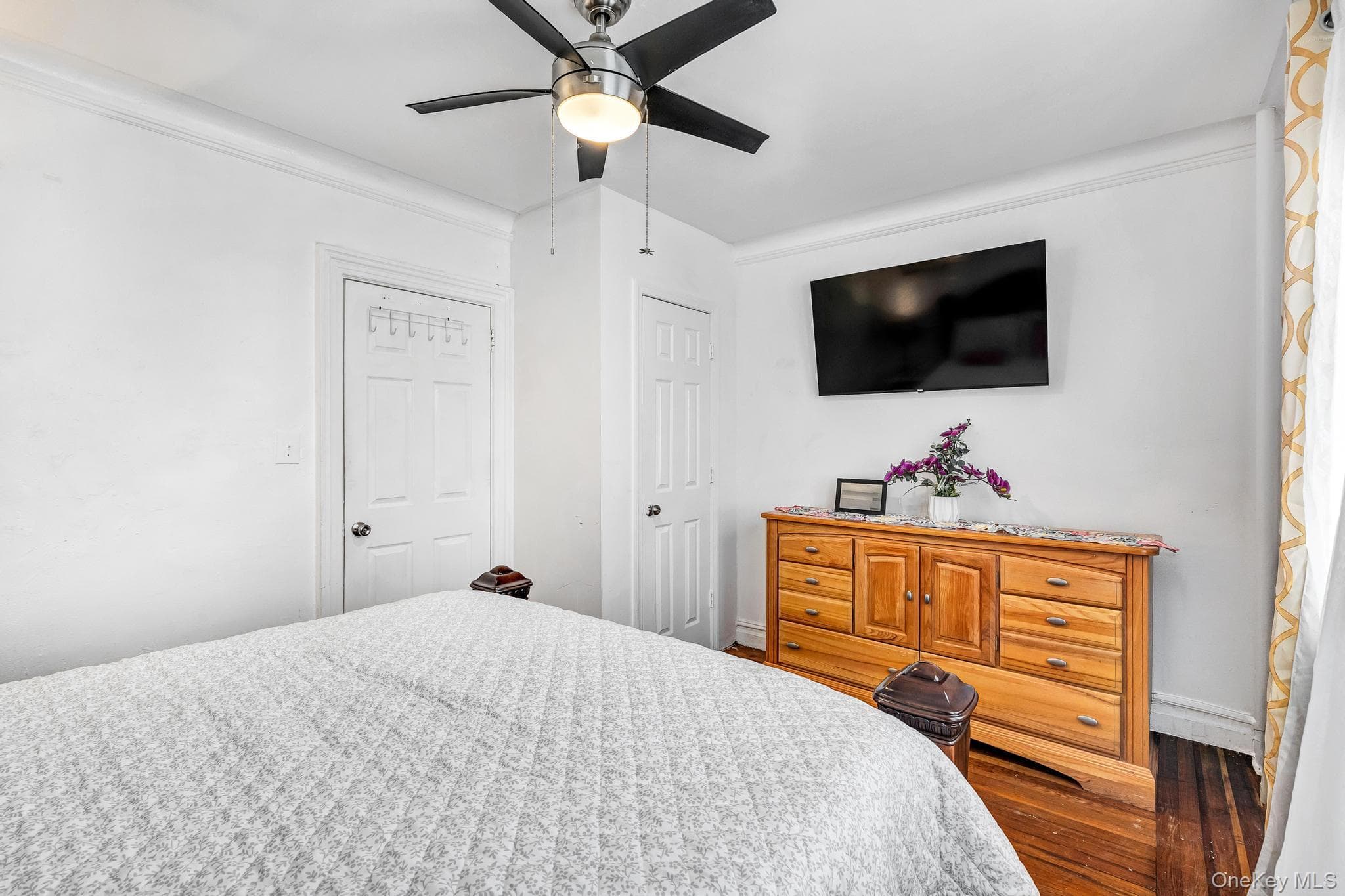 1651 Hering Avenue thumbnail 25