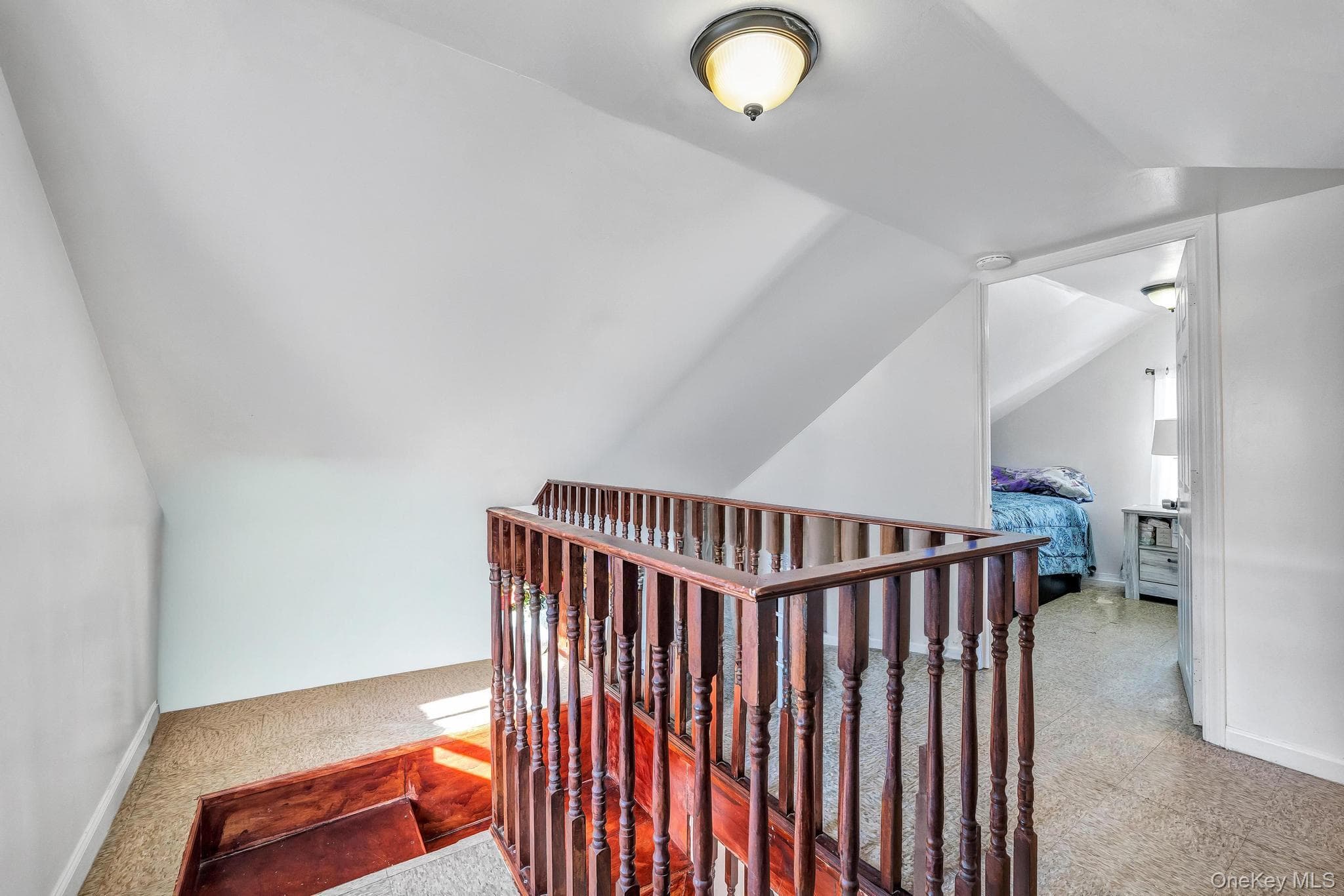1651 Hering Avenue thumbnail 28