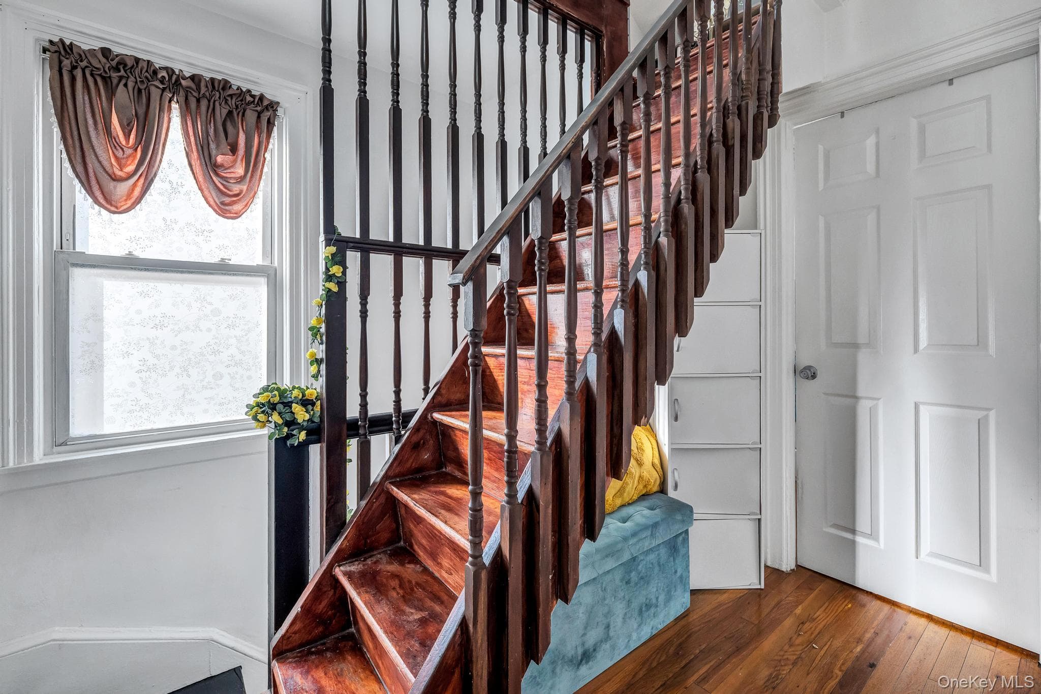 1651 Hering Avenue thumbnail 27