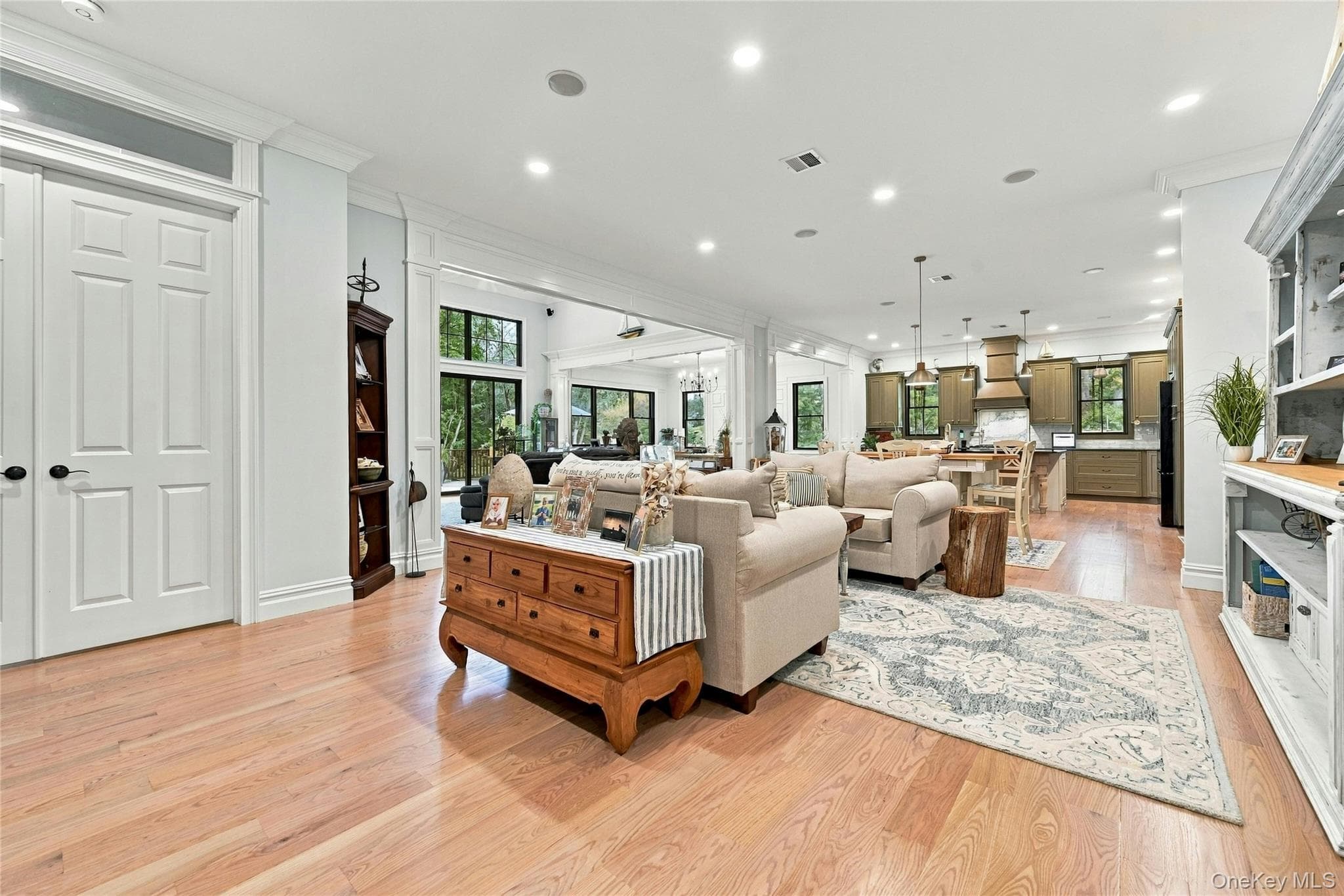 595 Moriches Road thumbnail 4
