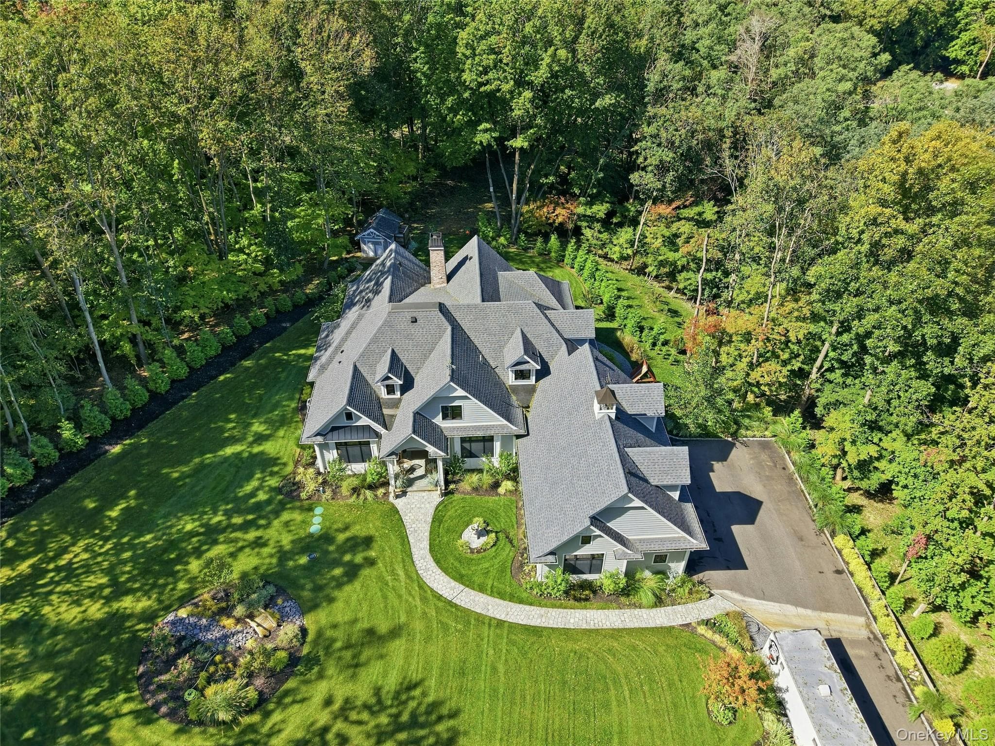 595 Moriches Road thumbnail 40