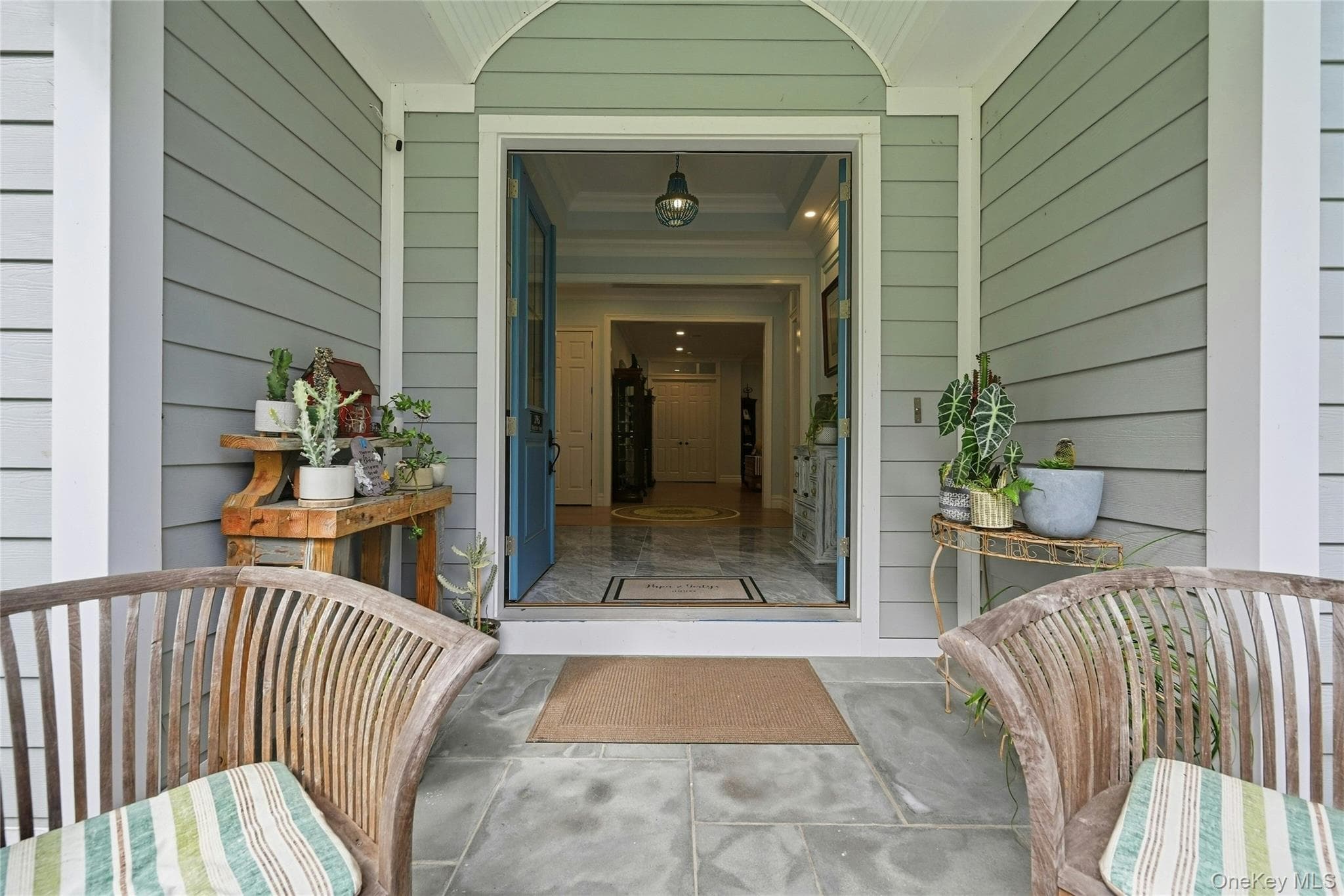 595 Moriches Road thumbnail 2