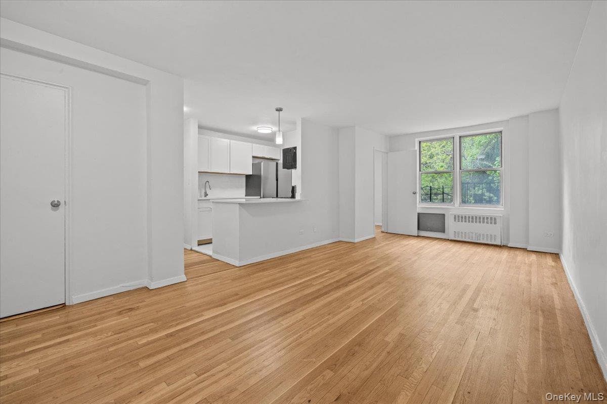 5425 Valles Avenue Unit: 2M thumbnail 5