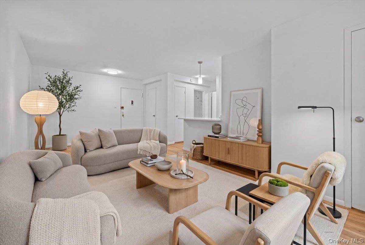 5425 Valles Avenue Unit: 2M thumbnail 2