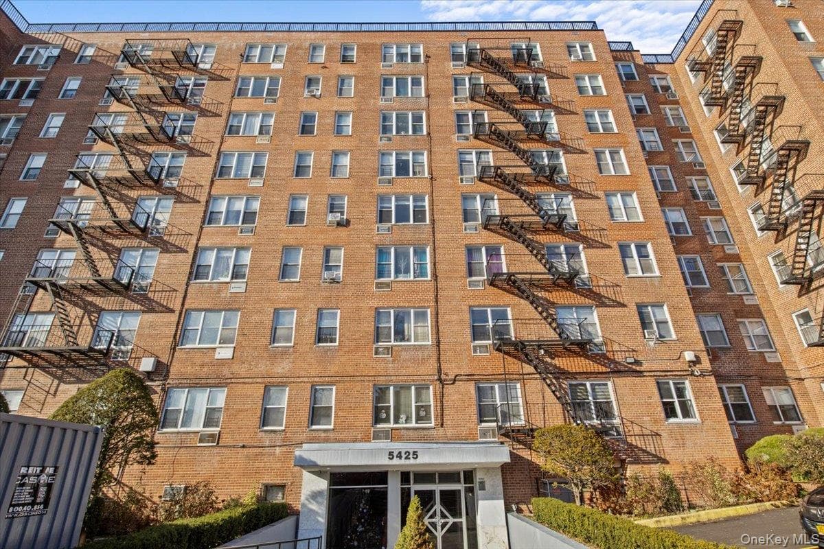 5425 Valles Avenue Unit: 2M, Bronx