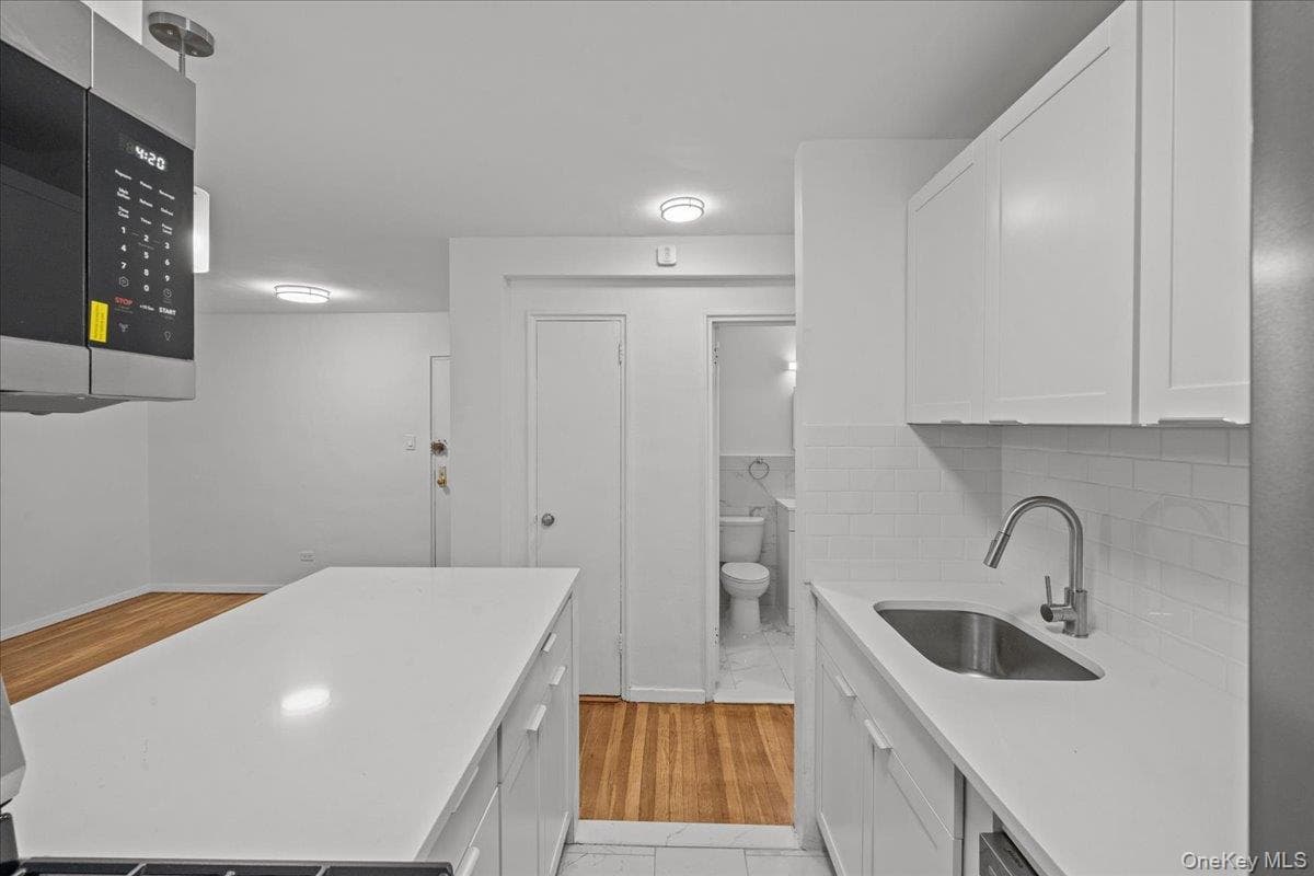 5425 Valles Avenue Unit: 2M thumbnail 7