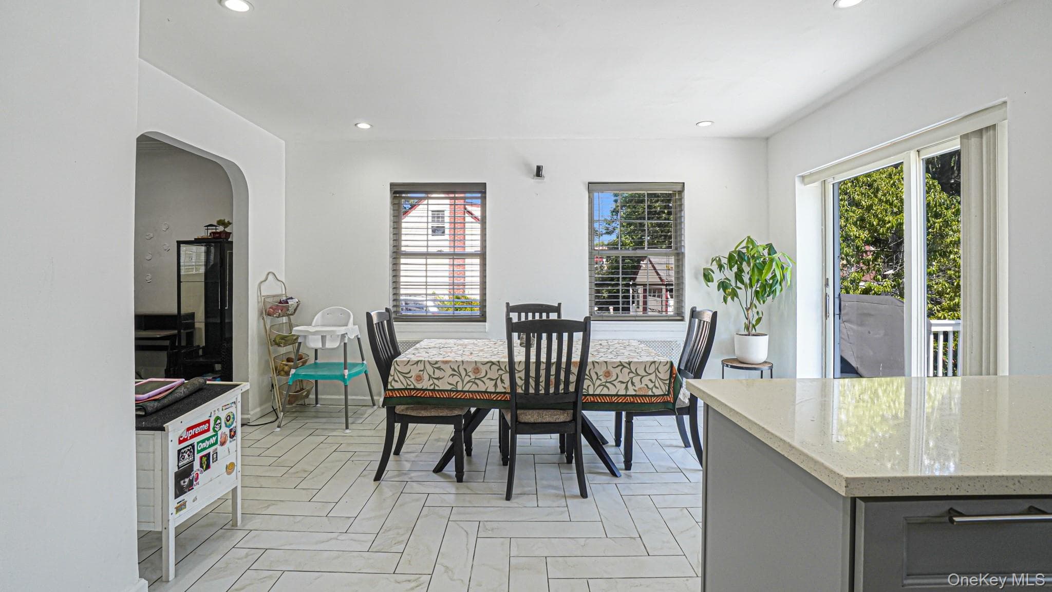 143 S Montgomery Street thumbnail 11