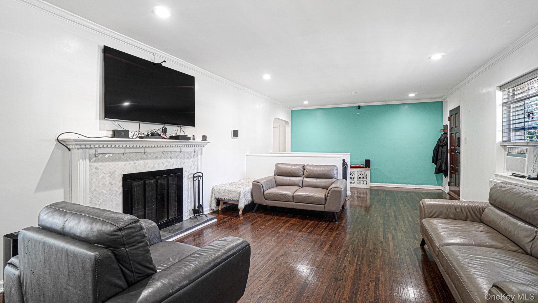 143 S Montgomery Street thumbnail 8