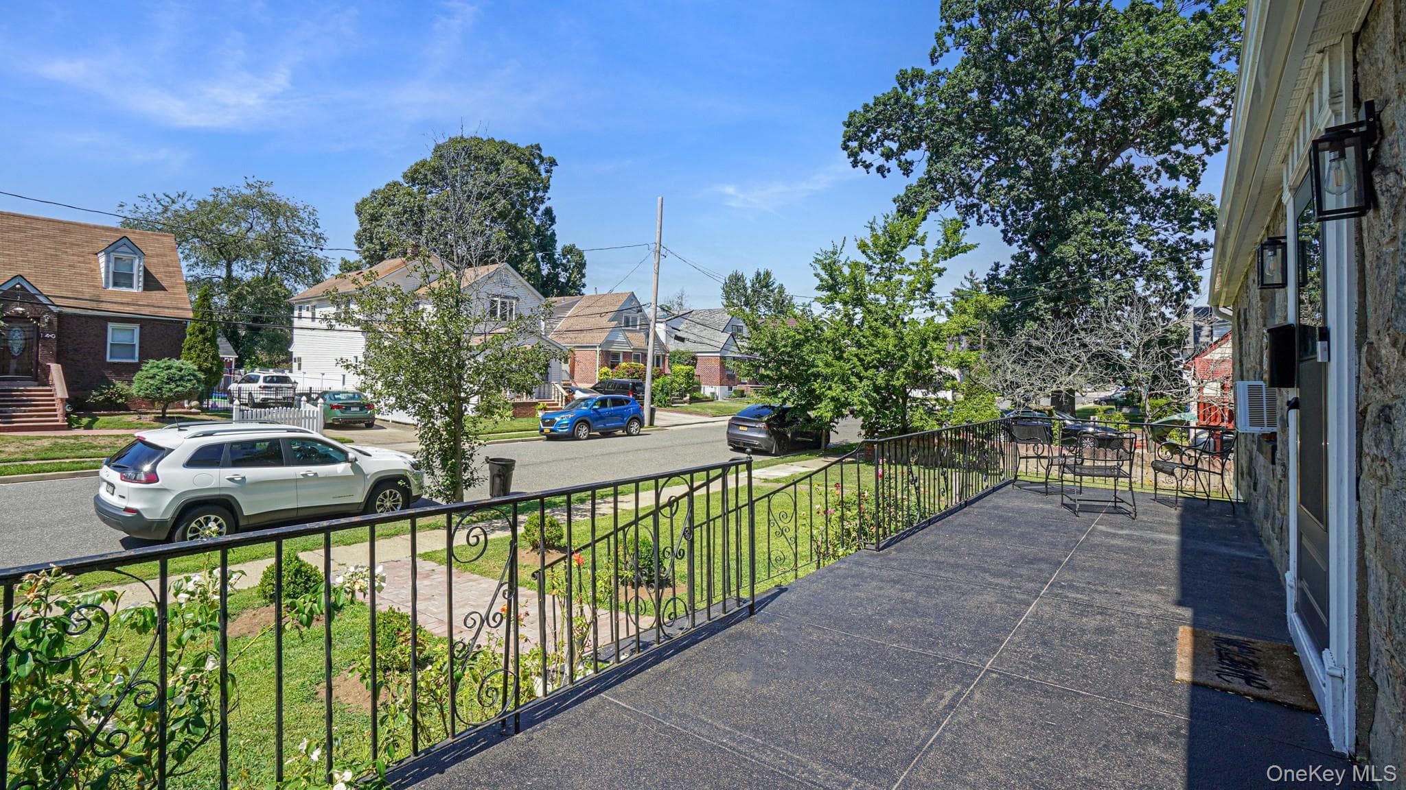 143 S Montgomery Street thumbnail 4
