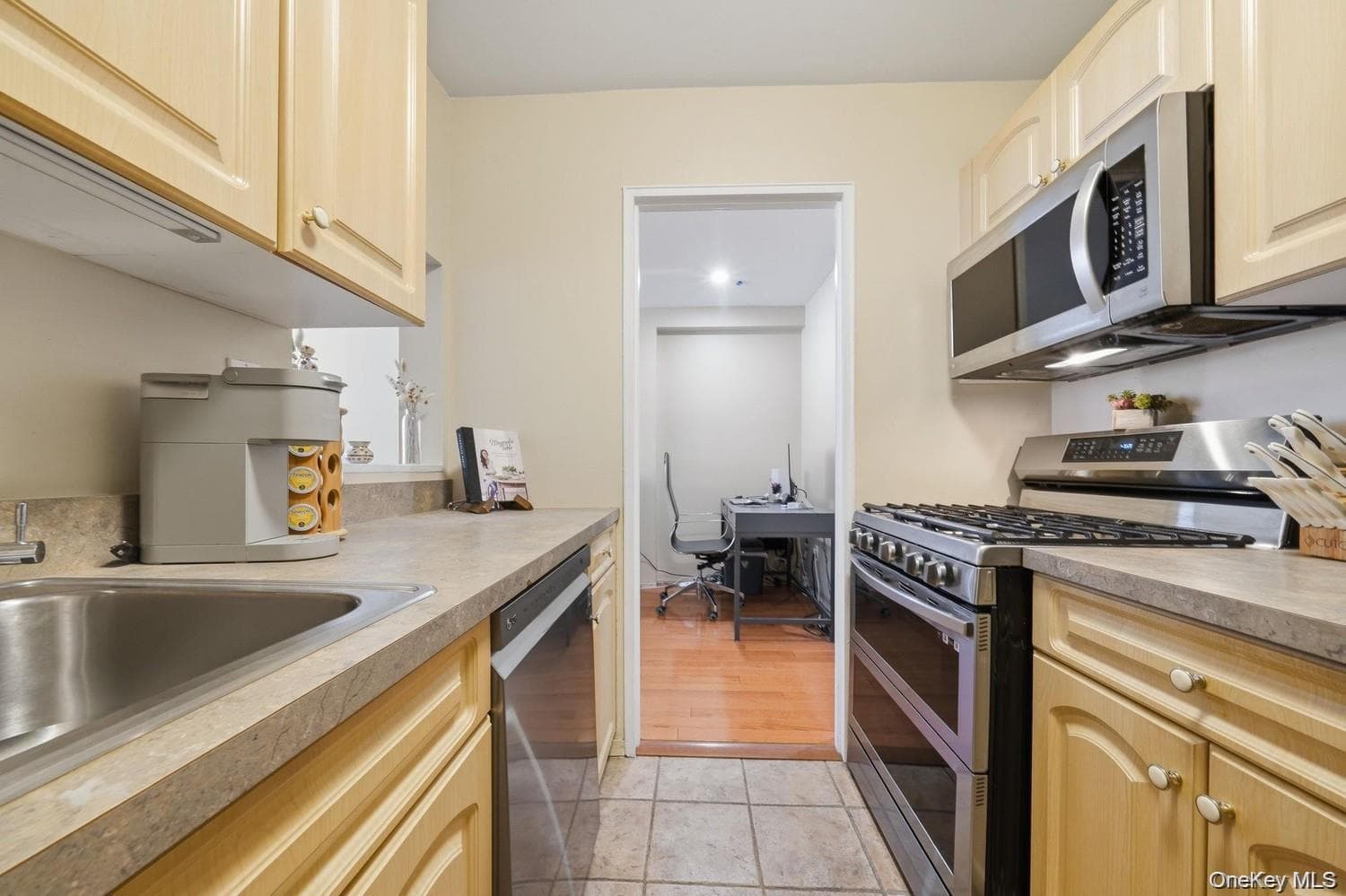 1874 Pelham Parkway Unit: LF thumbnail 5