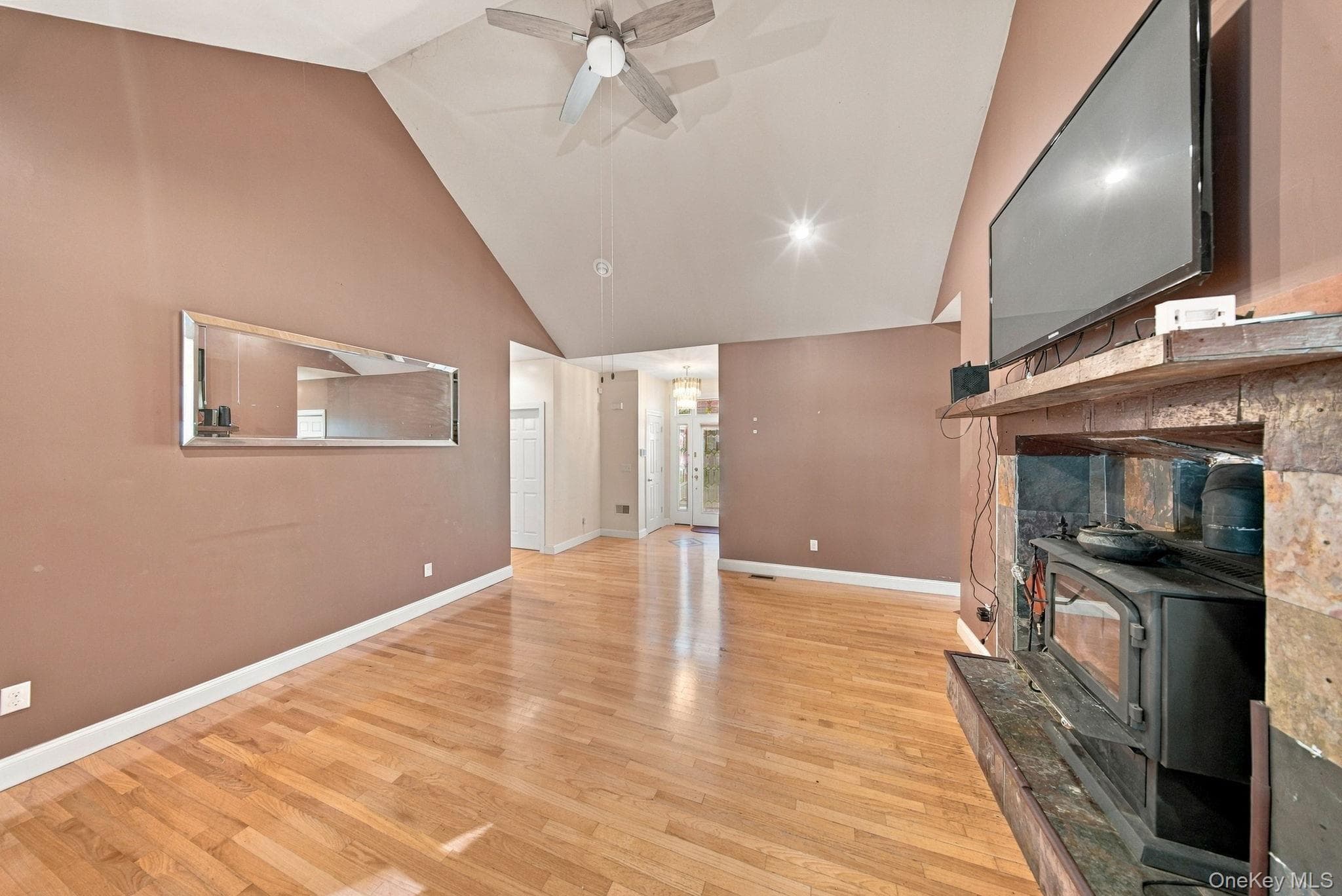 576 Burlingham Road thumbnail 10