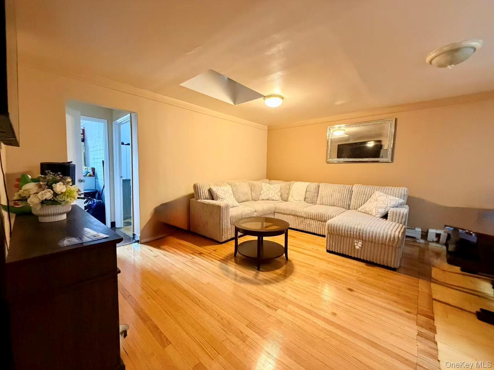 21840 Hillside Avenue thumbnail 5