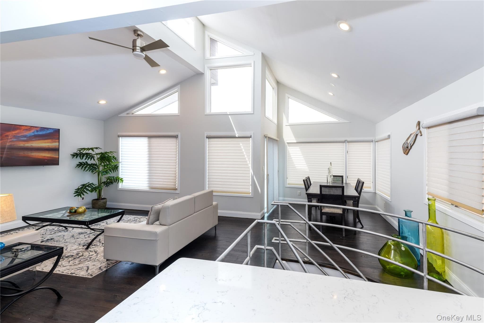 2590 Riverside Drive thumbnail 7