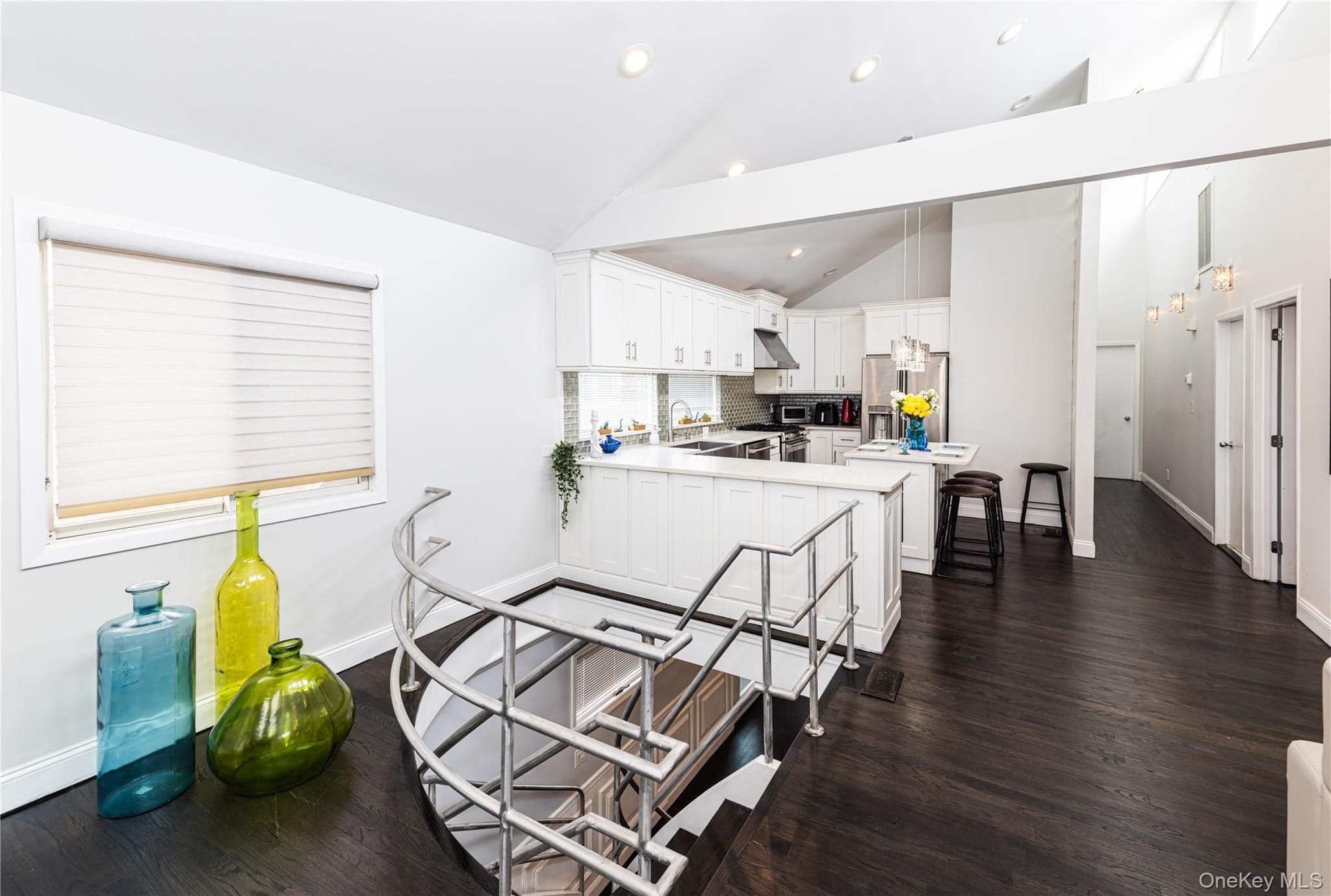 2590 Riverside Drive thumbnail 8