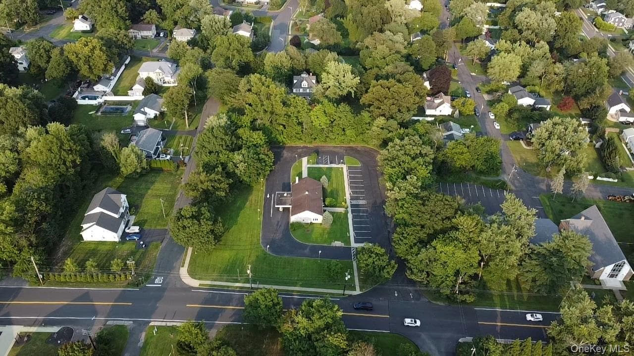 230 N Middletown Road thumbnail 5