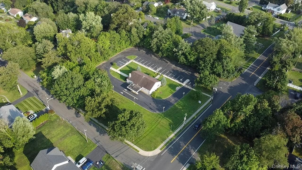 230 N Middletown Road, Pearl River