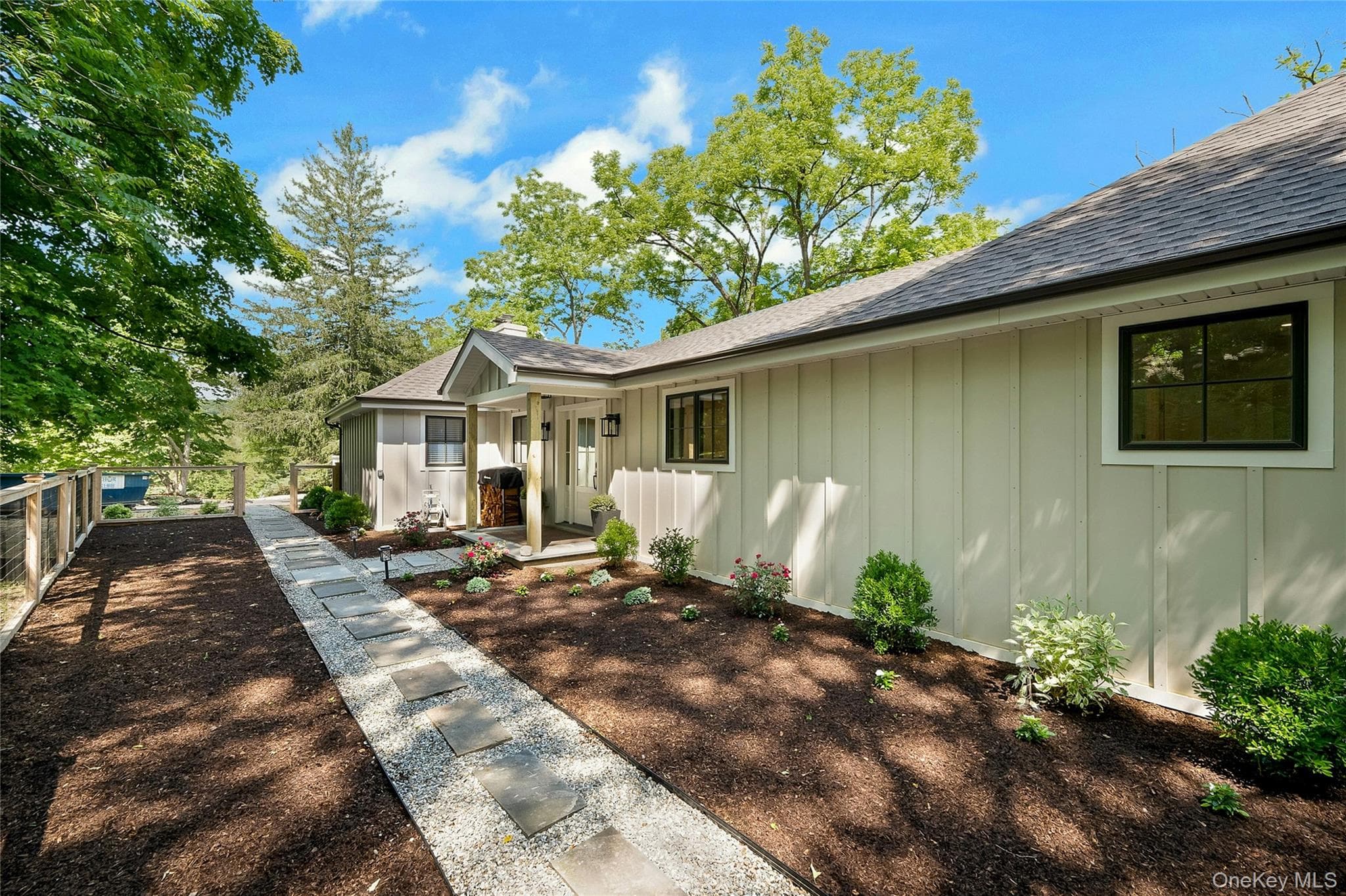 2 Banks Farm Road thumbnail 35