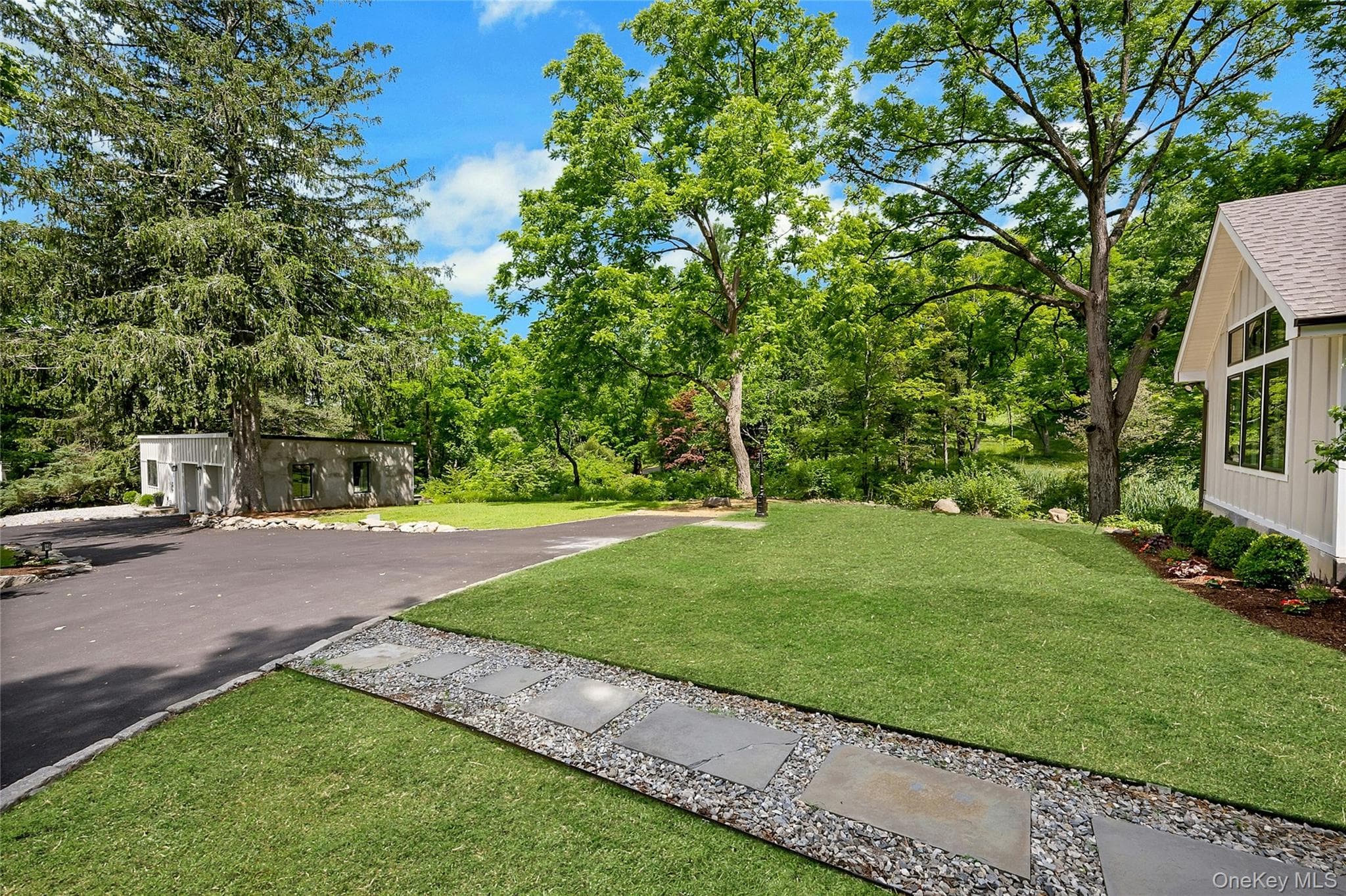 2 Banks Farm Road thumbnail 28