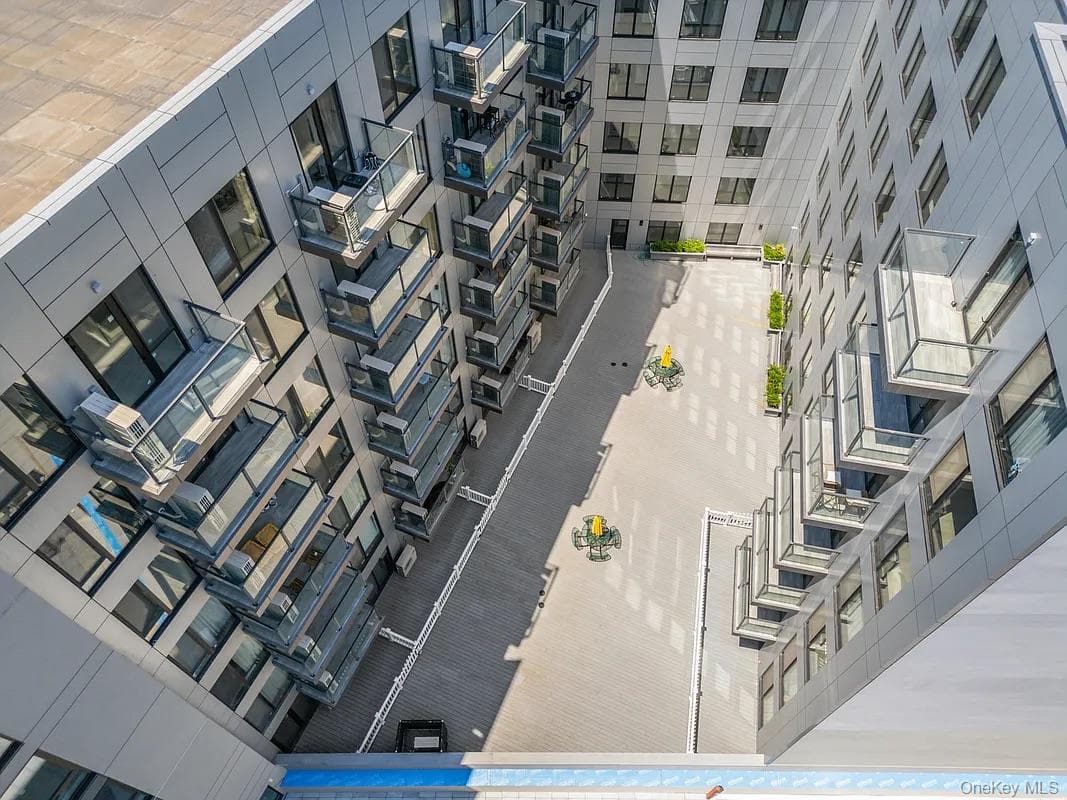 7065 Queens Boulevard Unit: 6A thumbnail 15