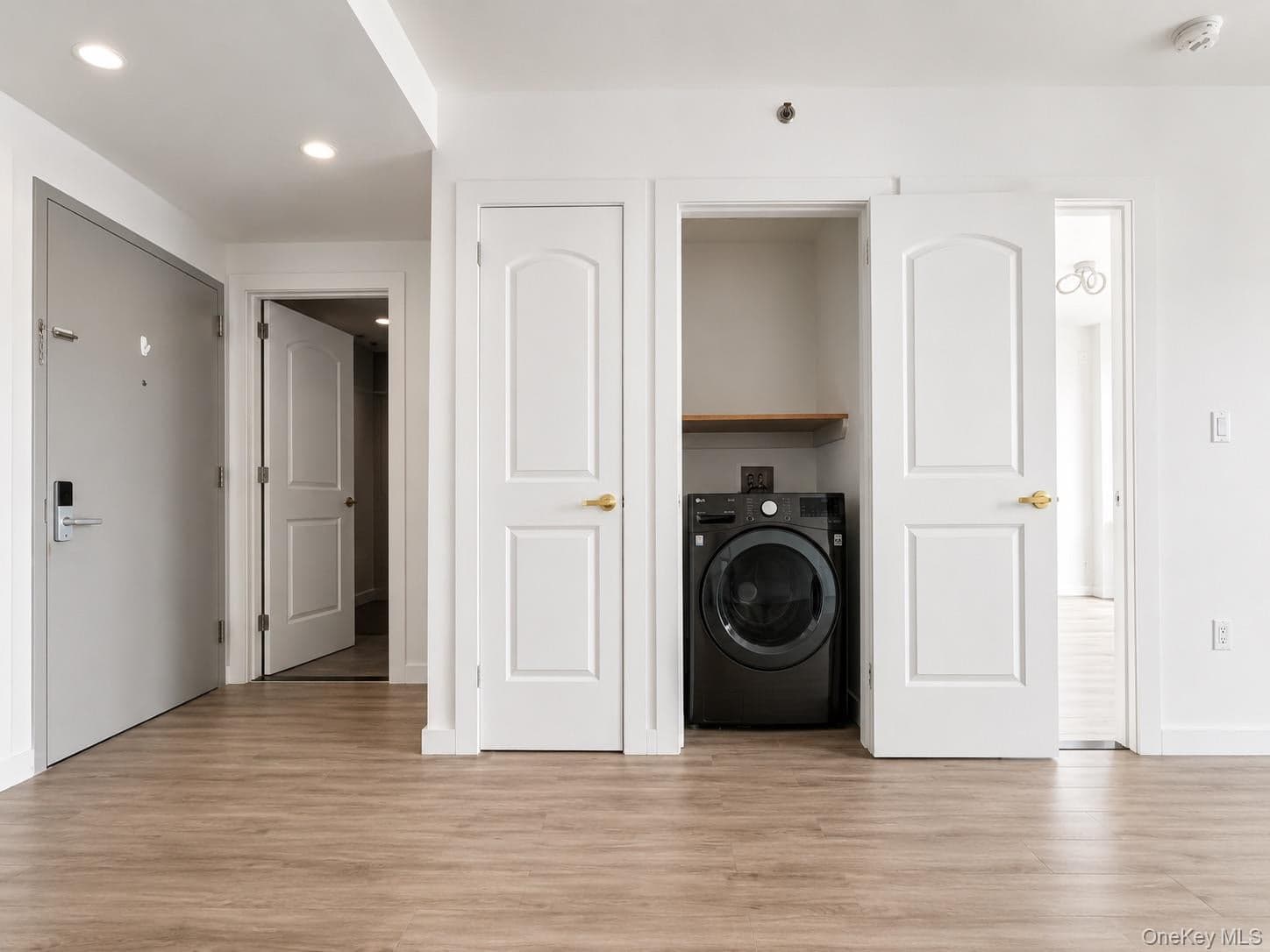 7065 Queens Boulevard Unit: 6A thumbnail 6