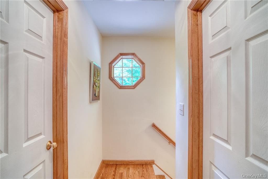 8 Roberts Drive thumbnail 12