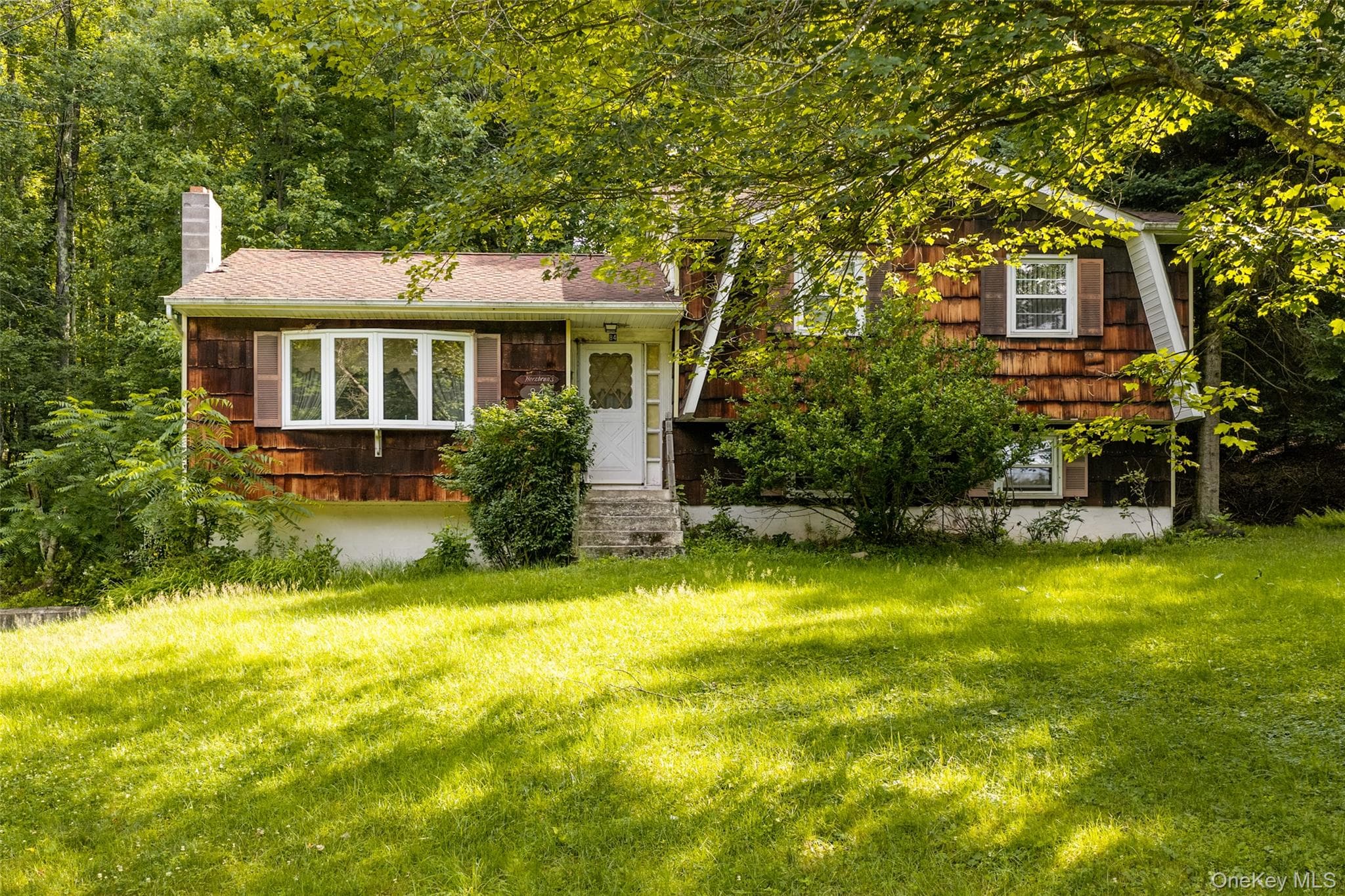 84 Railroad Avenue, Hurleyville