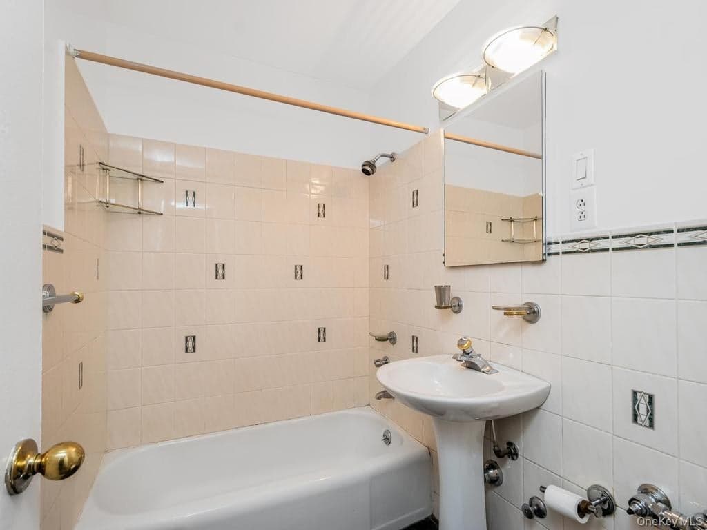 3901 Independence Avenue Unit: 6H thumbnail 6