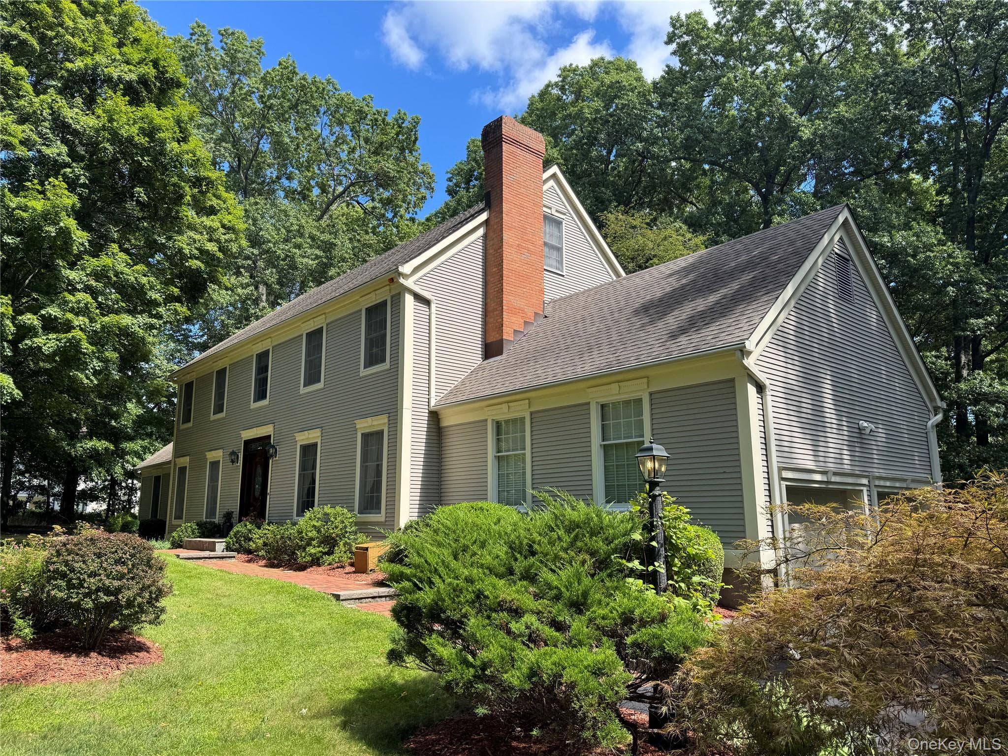 107 Moffat Road photo 1