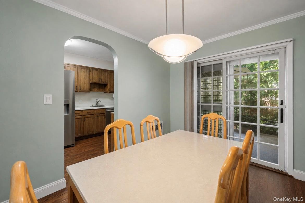 75-31 Furmanville Avenue thumbnail 9