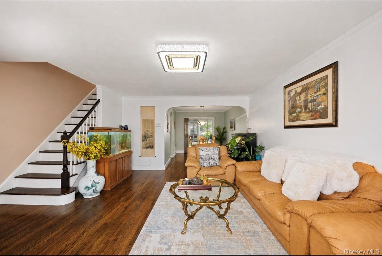 75-31 Furmanville Avenue thumbnail 3
