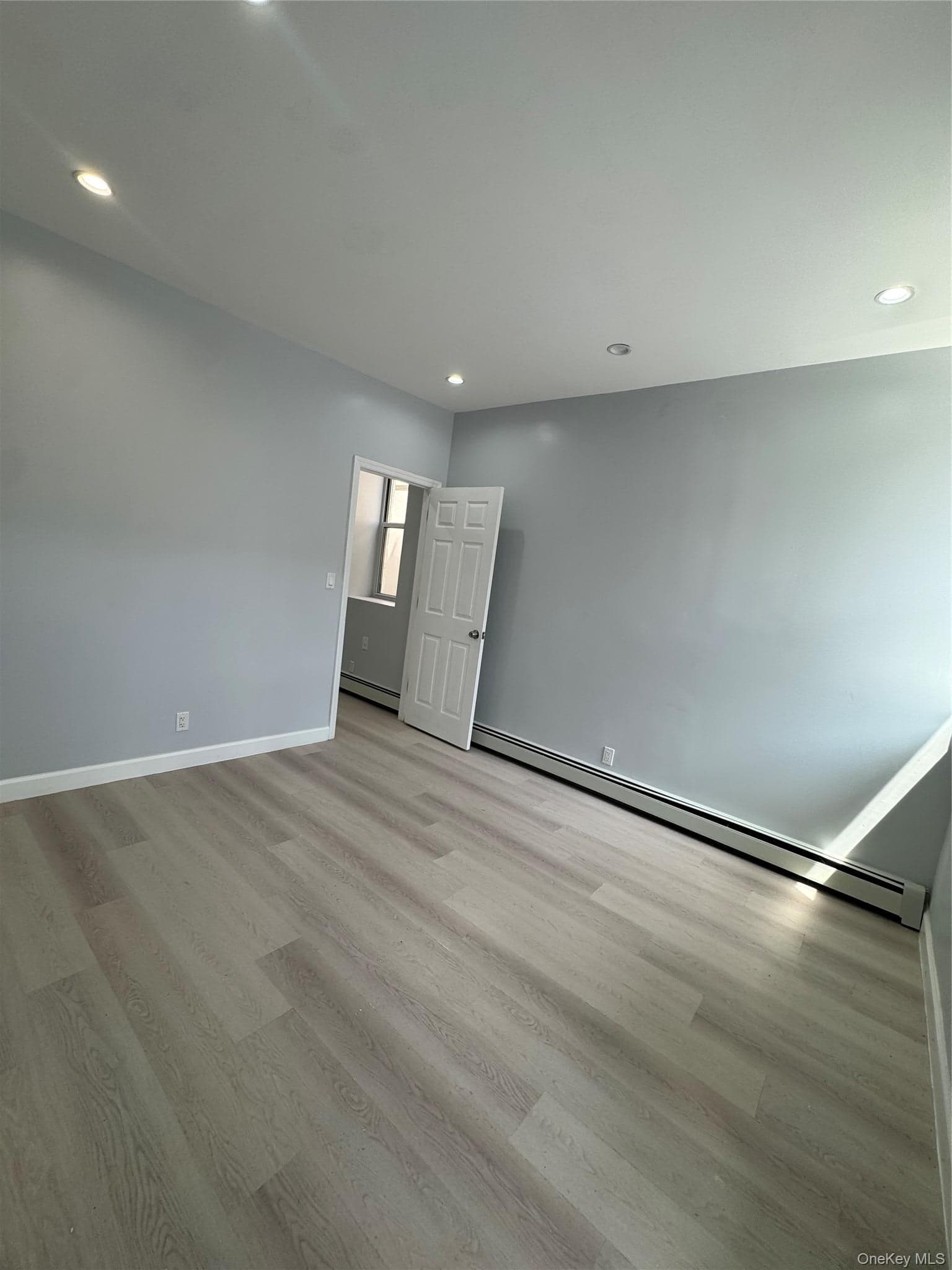3041 Paulding Avenue thumbnail 11