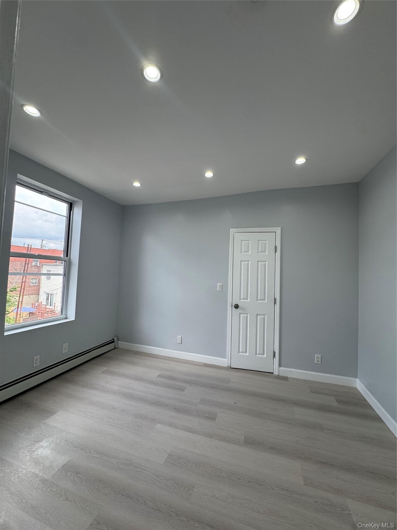 3041 Paulding Avenue thumbnail 9