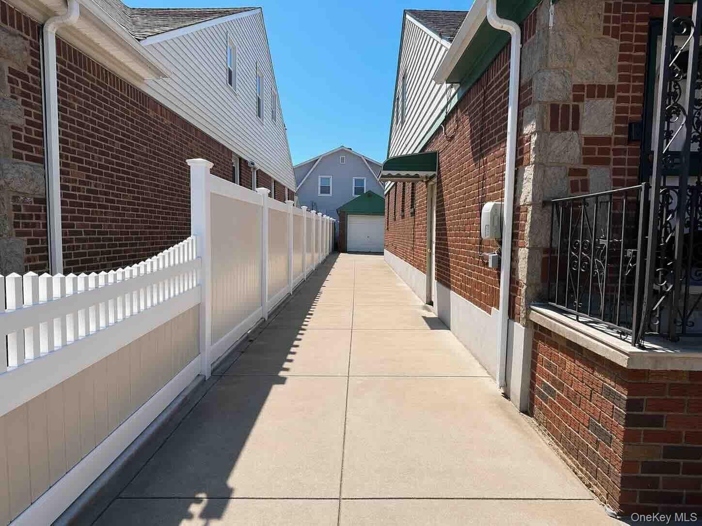 18216 141st Avenue thumbnail 2