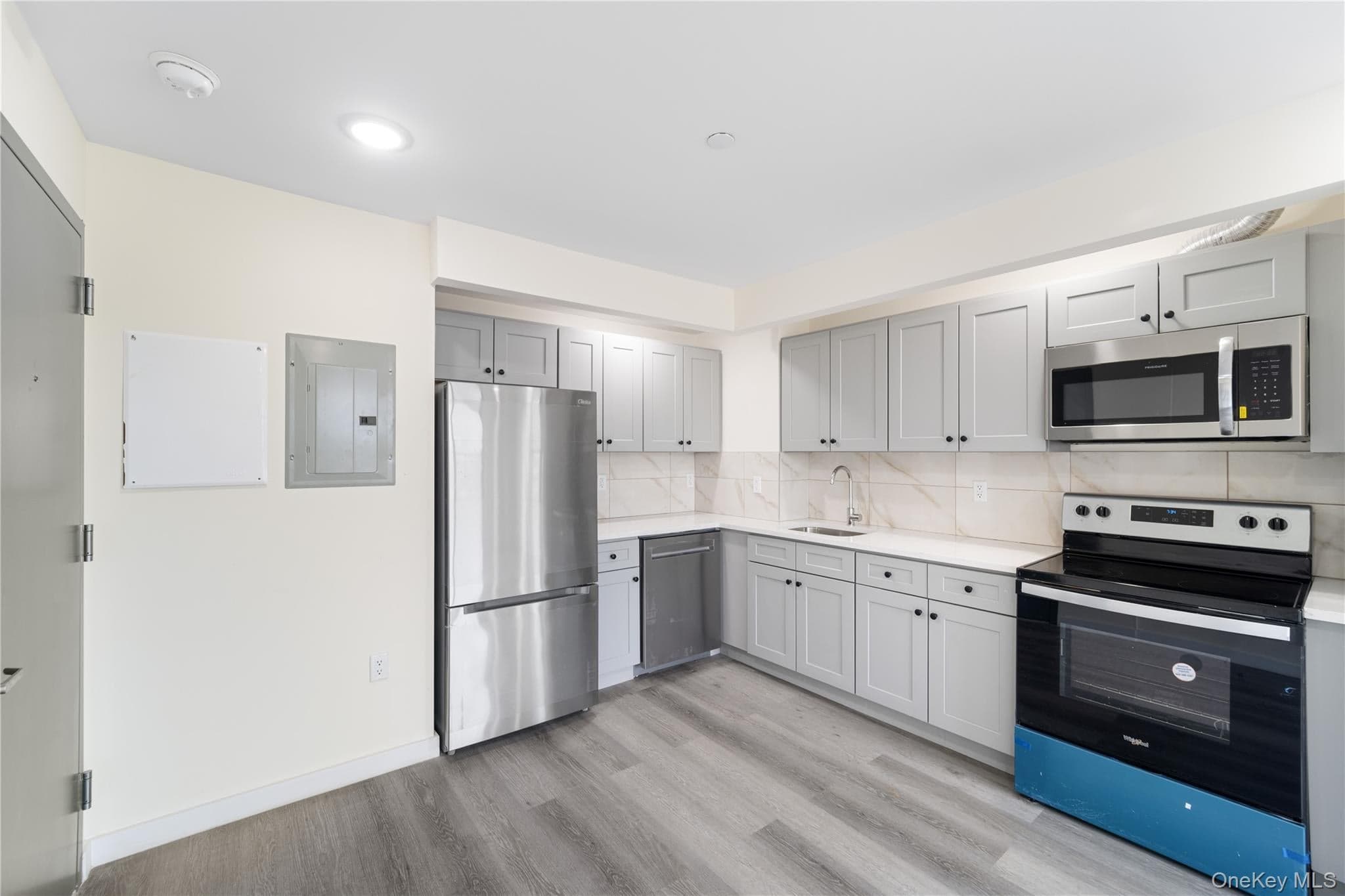 8623 Flatlands Avenue thumbnail 9