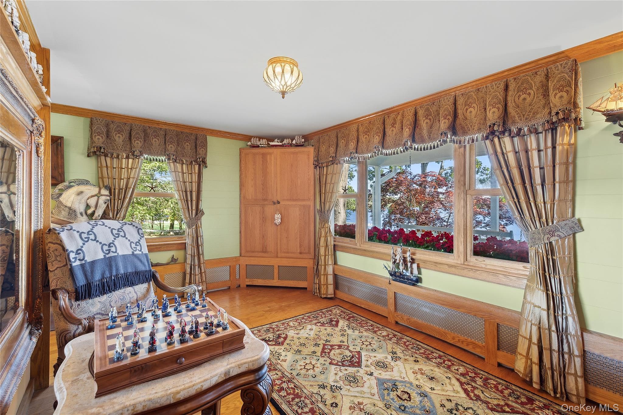 210 Redwood Road thumbnail 14