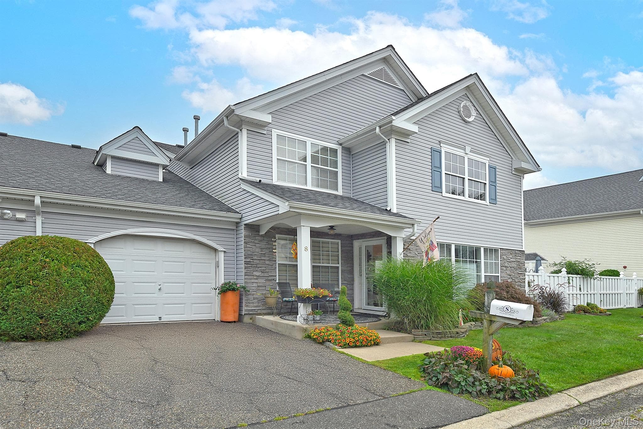8 Lavern Drive thumbnail 3