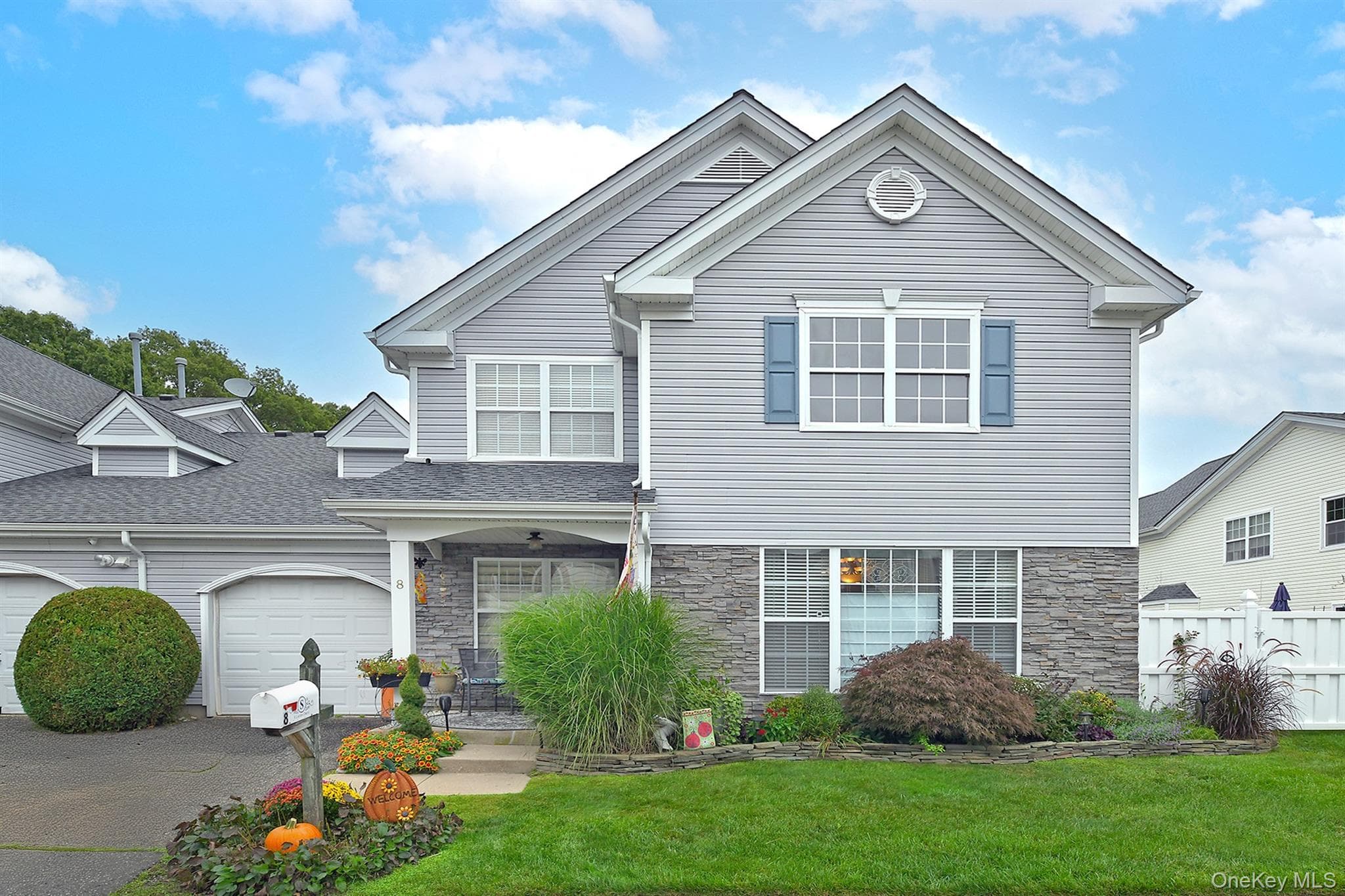 8 Lavern Drive photo 1