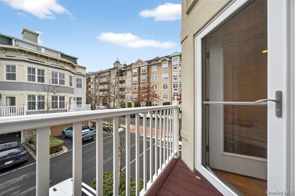 3 Harbor Pointe Drive thumbnail 14