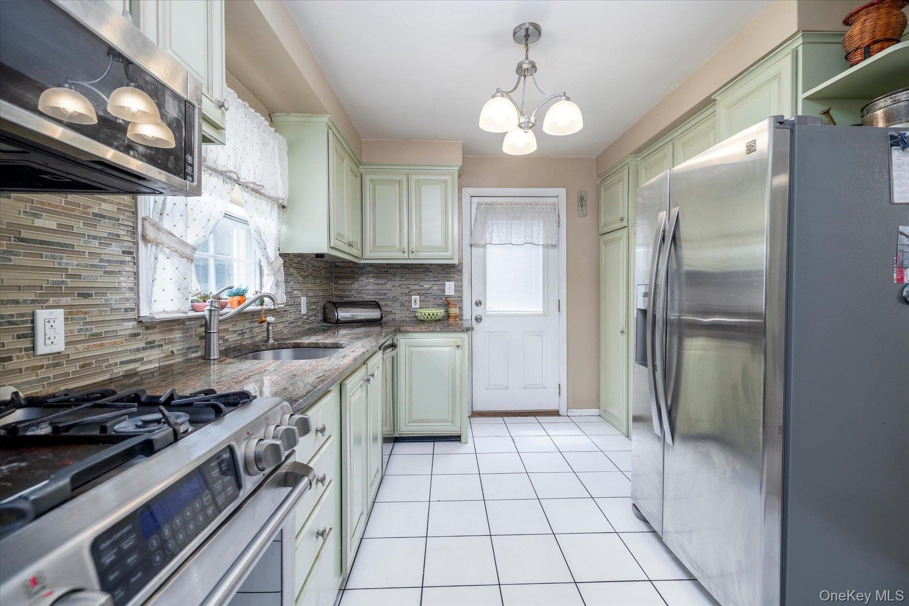 123 Centre Avenue thumbnail 15