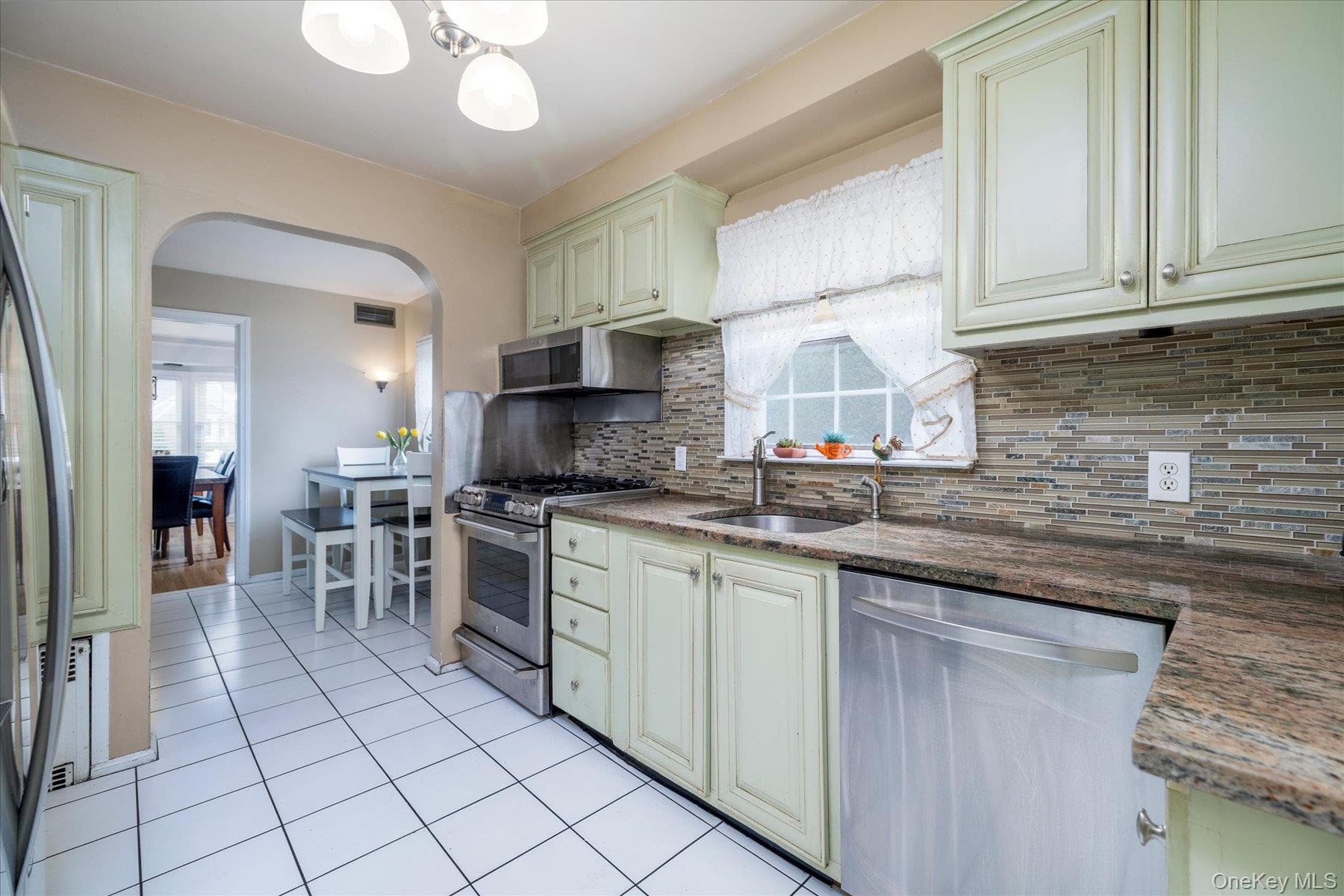 123 Centre Avenue thumbnail 14